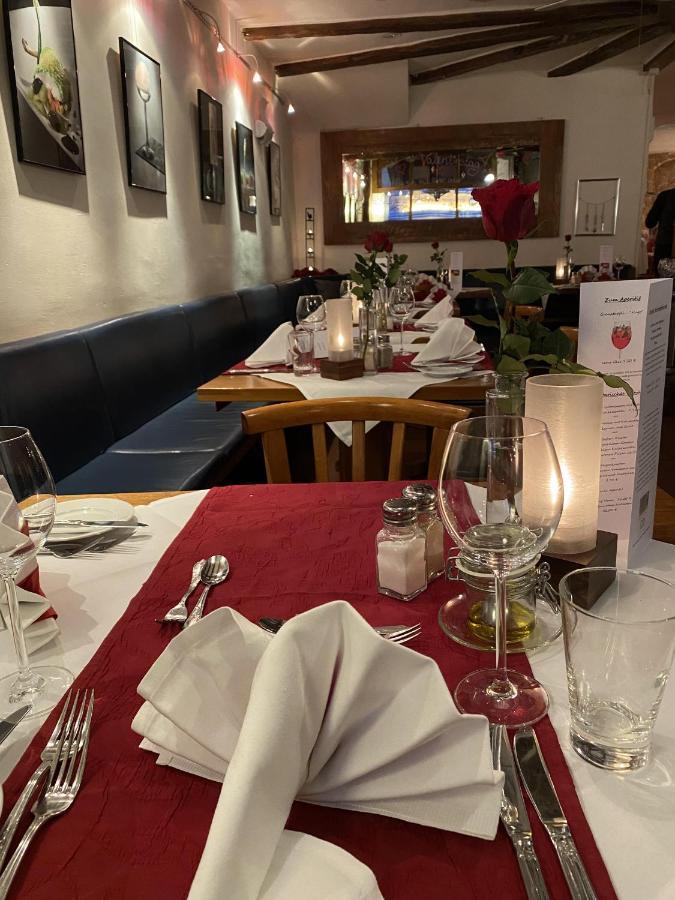 Marktplatzhotel - Restaurant Tafelspitz فينهايم المظهر الخارجي الصورة