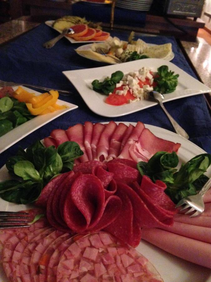 Marktplatzhotel - Restaurant Tafelspitz فينهايم المظهر الخارجي الصورة