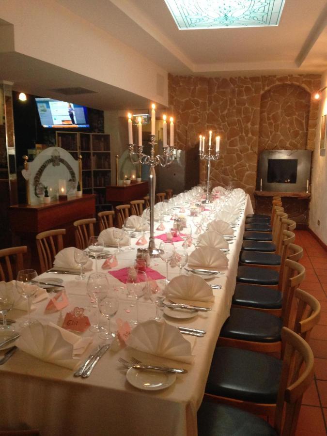 Marktplatzhotel - Restaurant Tafelspitz فينهايم المظهر الخارجي الصورة